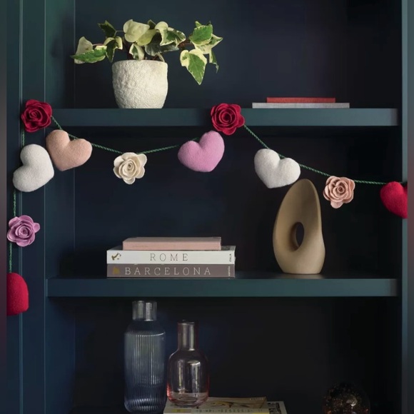 NWT NIB Threshold Felt Garland Hearts Roses Boho Floral Valentine's Day NEW 6 FT - Picture 1 of 4